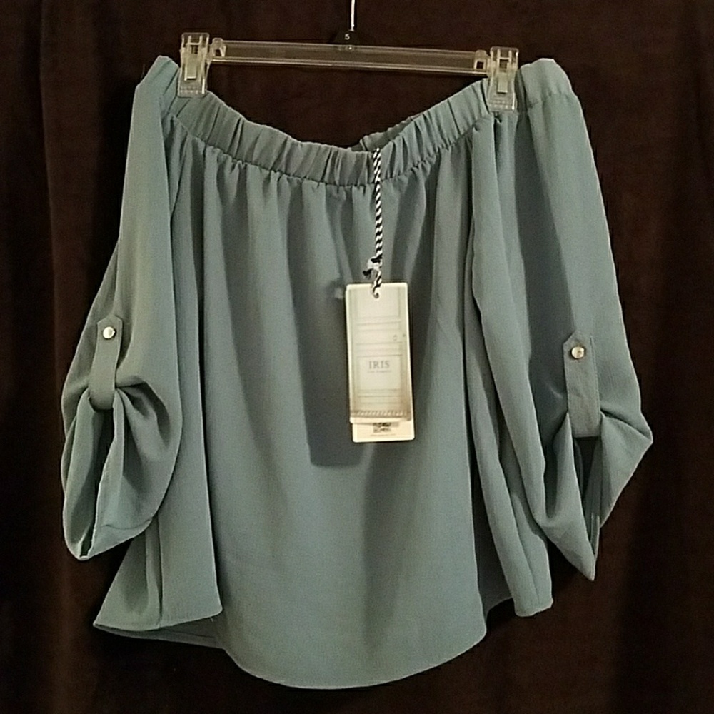 Off the shoulder 3/4 sleeve shirt